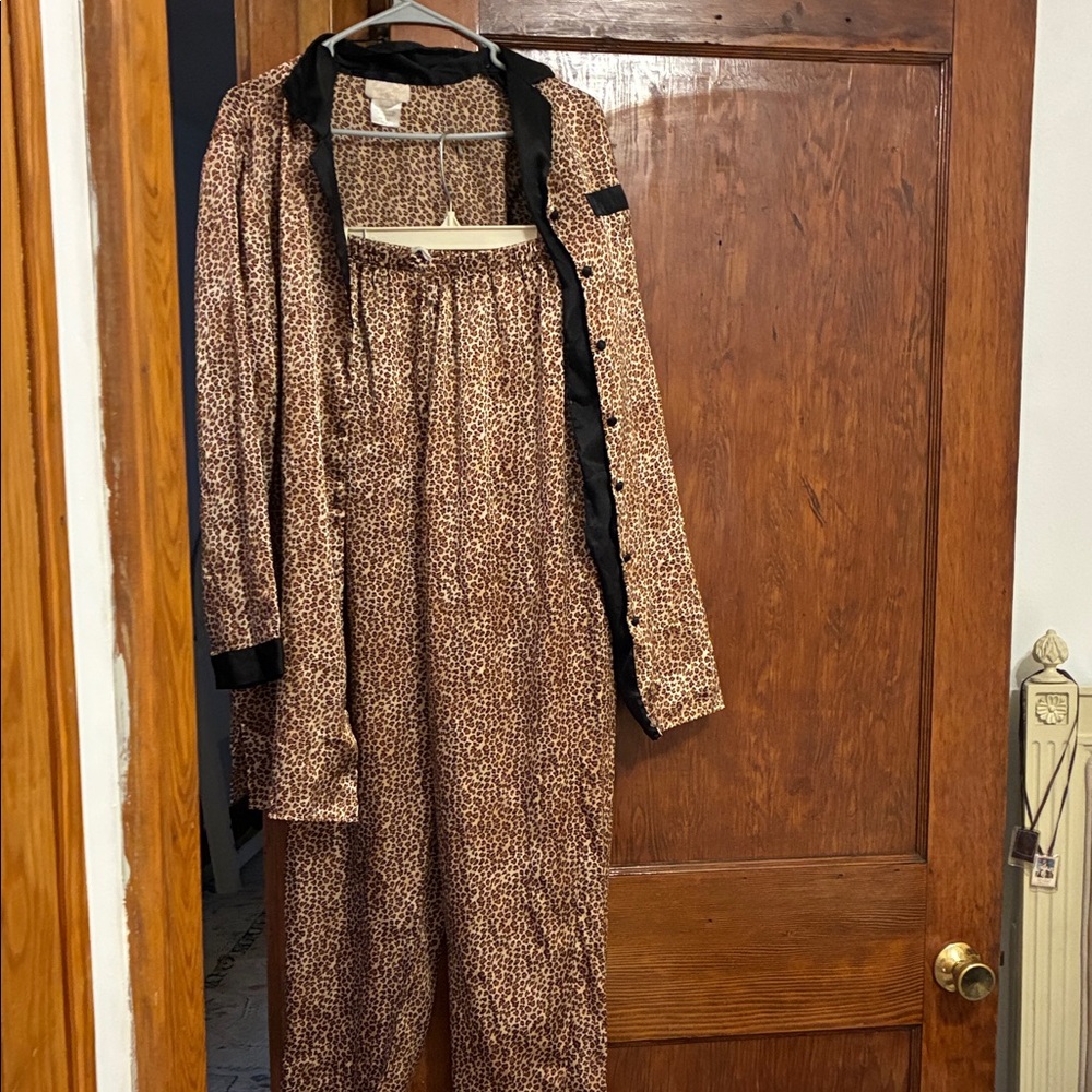 Elegant Leopard Print Pajama Set